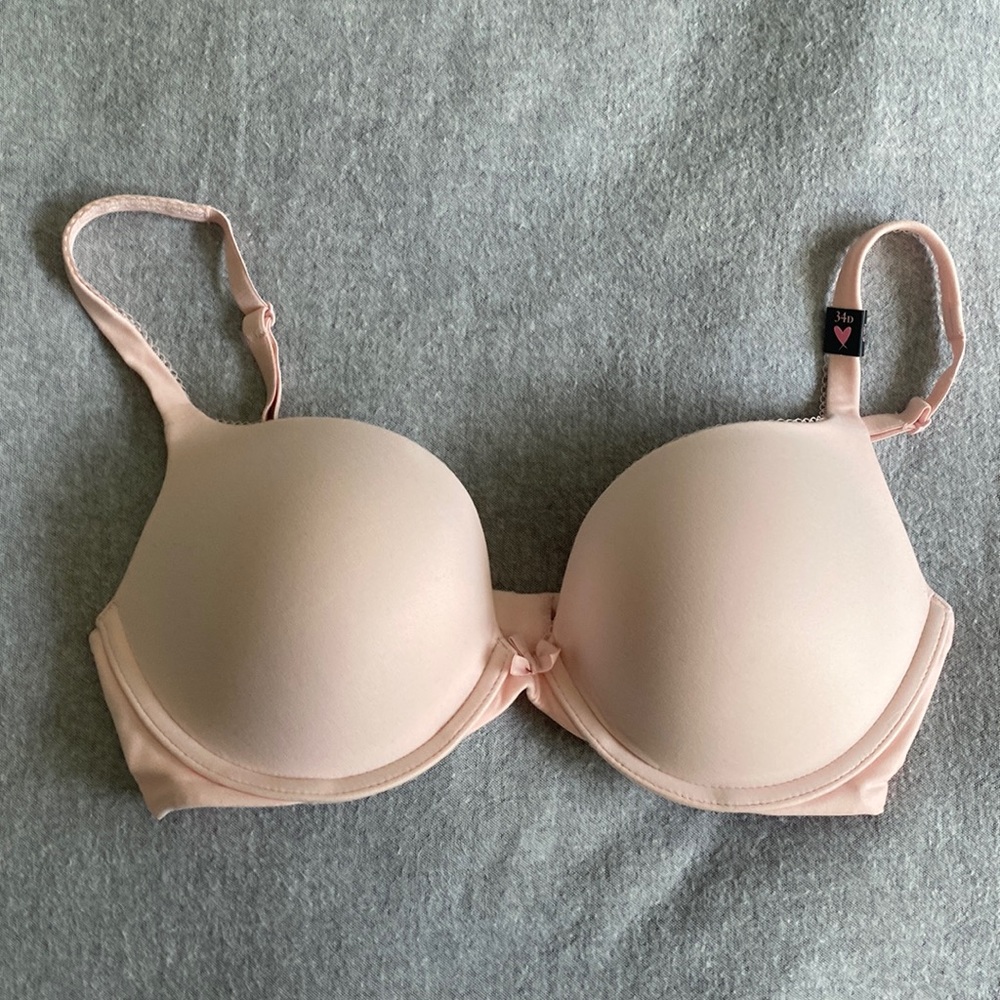 NWT Victorias Secret Body by Victoria push up bra
